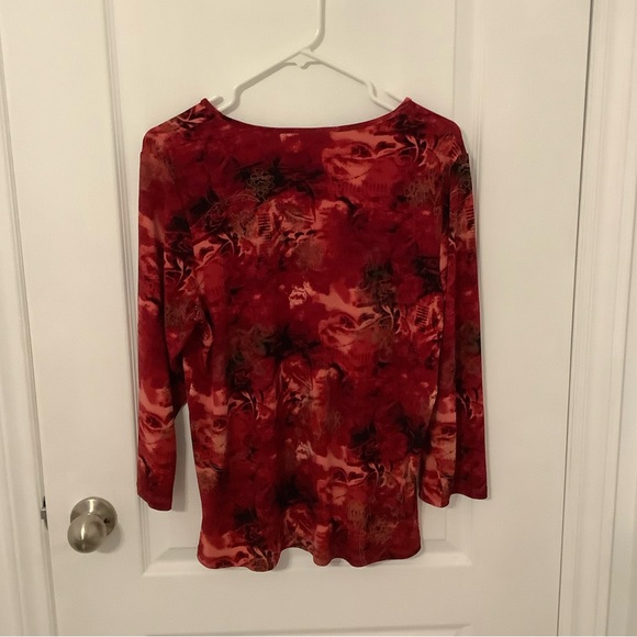 Red swirl long sleeve shirt - Picture 2 of 3